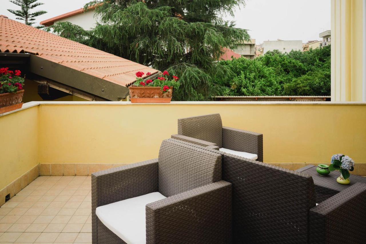 Il Giardino Degli Allori Campo Calabro Exterior foto